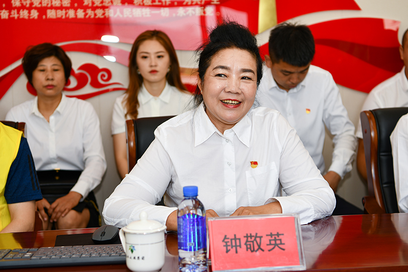 DSC_8394(1).jpg DSC_8394(1).jpg